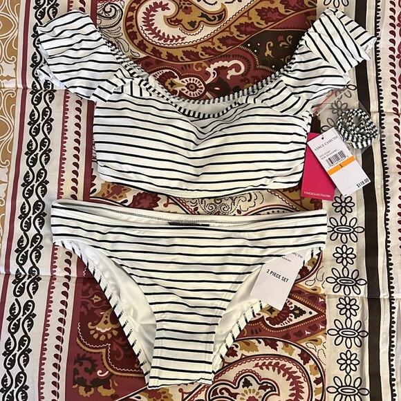 Vince Camuto Black and White 2-piece Bikini Swim Set NWT Women's Small - Picture 1 of 3